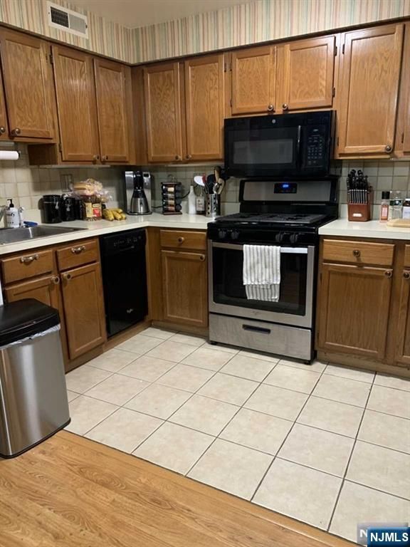 825 Riverside Avenue 201, Lyndhurst, NJ 07071