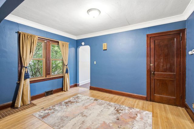 1017 Maryland Avenue E, Saint Paul, MN 55106