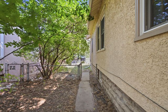 1017 Maryland Avenue E, Saint Paul, MN 55106
