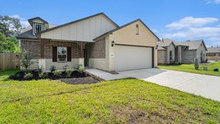 855 Waukegan Road, Conroe, TX 77306