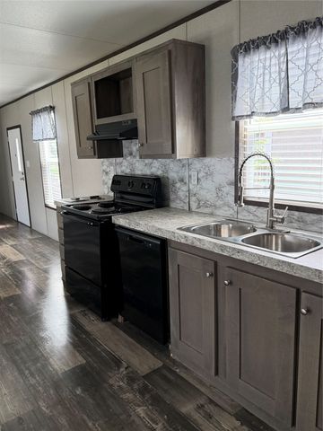 115 Collins, Knollwood, TX 75092