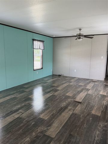 115 Collins, Knollwood, TX 75092