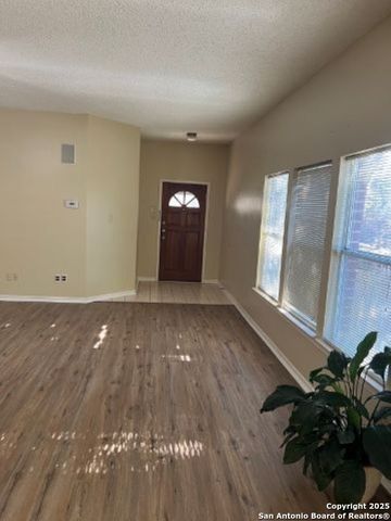 15715 Persimmon Hill, San Antonio, TX 78247