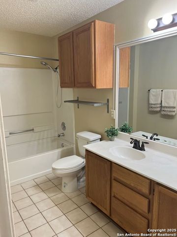 15715 Persimmon Hill, San Antonio, TX 78247