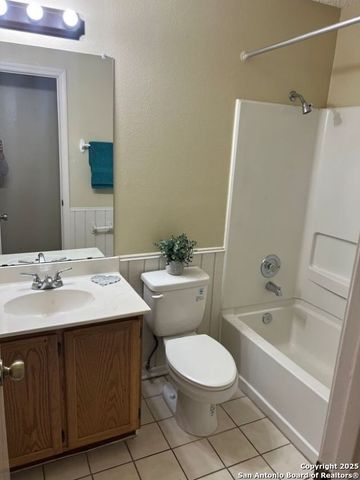 15715 Persimmon Hill, San Antonio, TX 78247