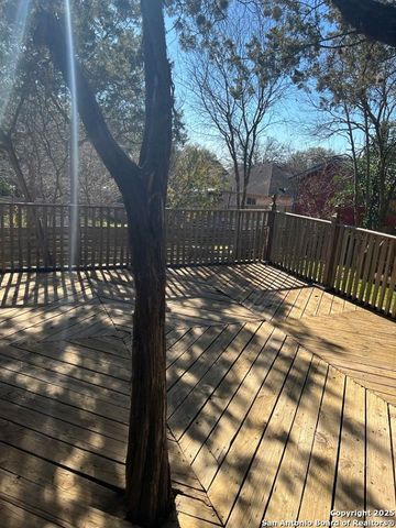 15715 Persimmon Hill, San Antonio, TX 78247