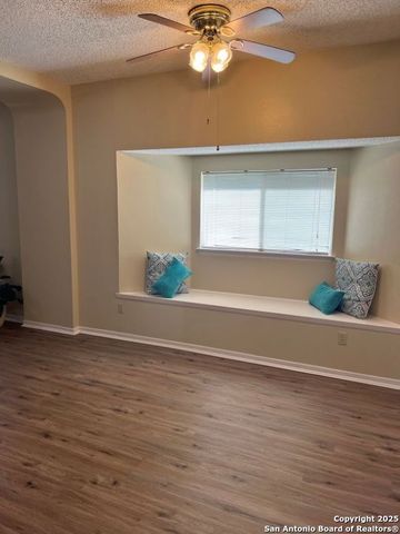 15715 Persimmon Hill, San Antonio, TX 78247