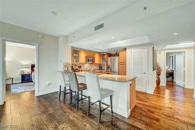 222 Karen Avenue 601, Las Vegas, NV 89109