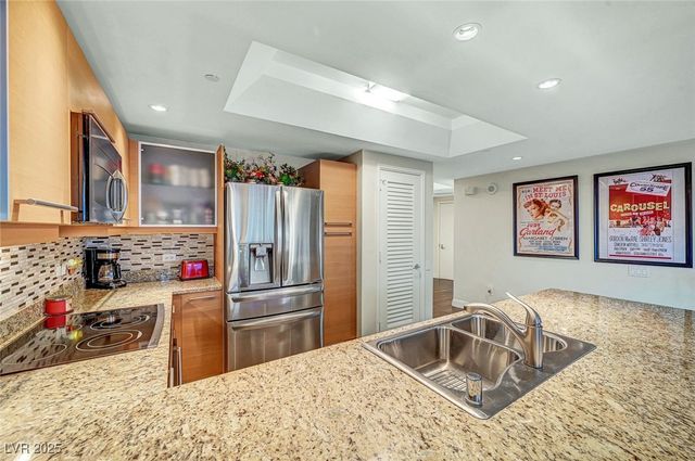 222 Karen Avenue 601, Las Vegas, NV 89109