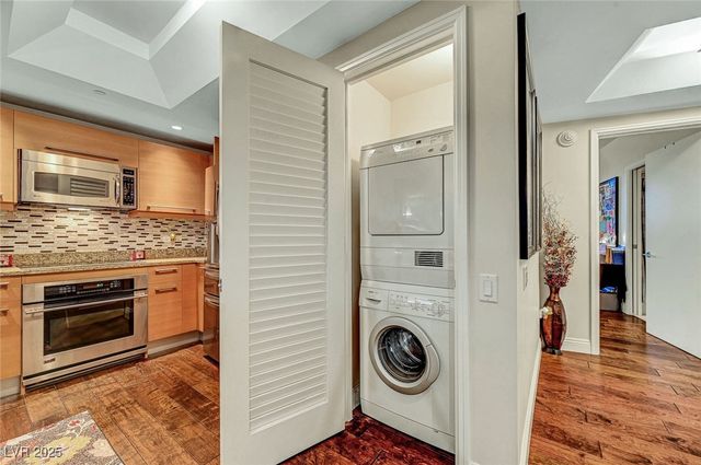 222 Karen Avenue 601, Las Vegas, NV 89109