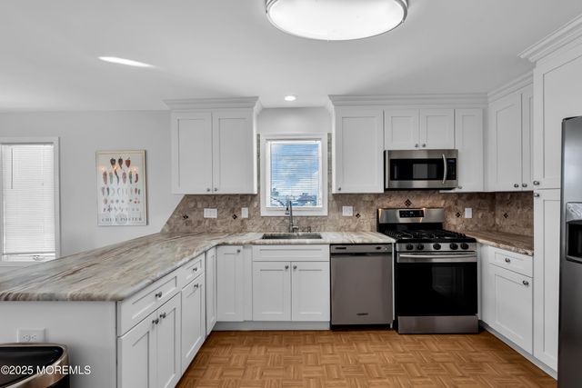 913 N Ocean Avenue N, Seaside Park, NJ 08752