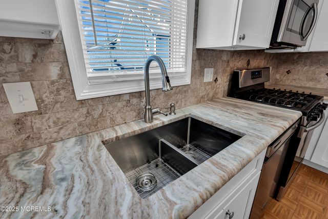 913 N Ocean Avenue N, Seaside Park, NJ 08752