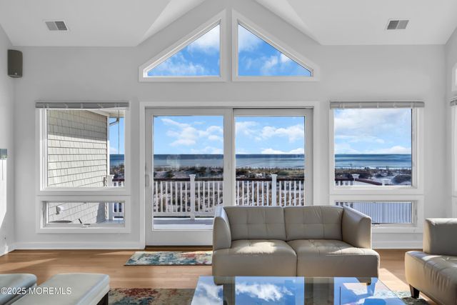 913 N Ocean Avenue N, Seaside Park, NJ 08752
