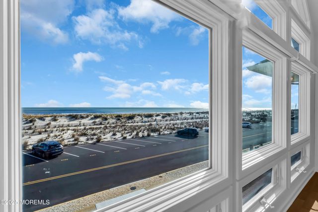 913 N Ocean Avenue N, Seaside Park, NJ 08752