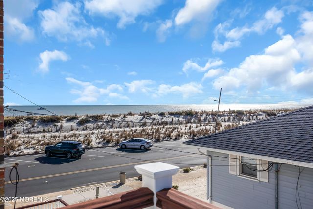 913 N Ocean Avenue N, Seaside Park, NJ 08752