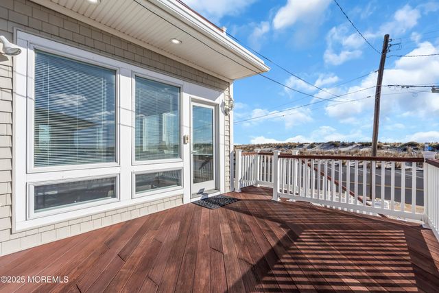 913 N Ocean Avenue N, Seaside Park, NJ 08752