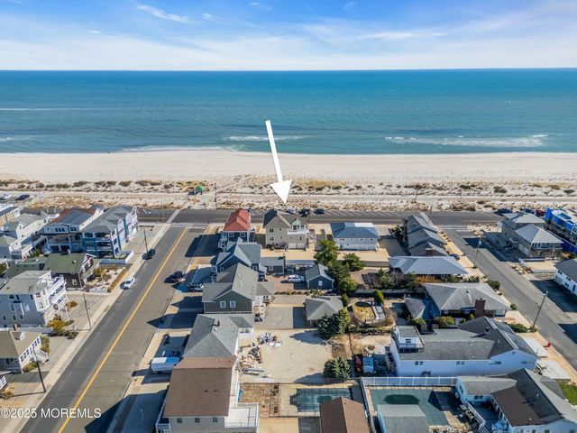 913 N Ocean Avenue N, Seaside Park, NJ 08752