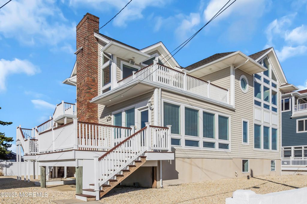 913 N Ocean Avenue N, Seaside Park, NJ 08752