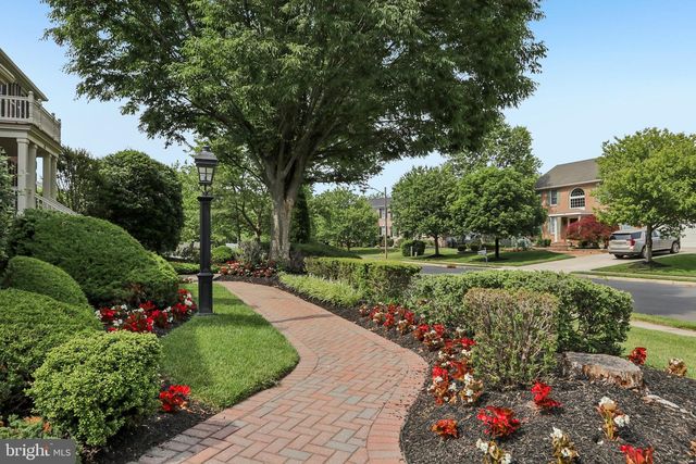 4 BROADACRE DR, Mount Laurel, NJ 08054