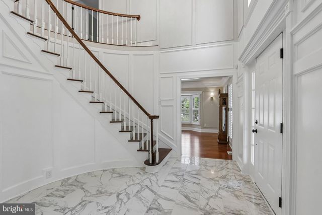 4 BROADACRE DR, Mount Laurel, NJ 08054