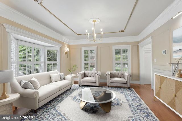 4 BROADACRE DR, Mount Laurel, NJ 08054