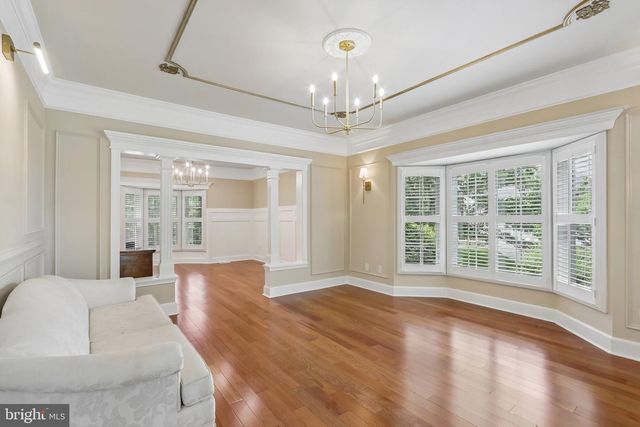 4 BROADACRE DR, Mount Laurel, NJ 08054