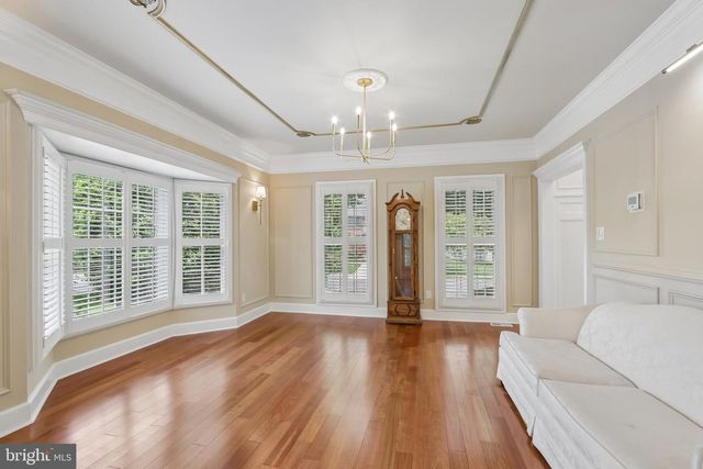 4 BROADACRE DR, Mount Laurel, NJ 08054