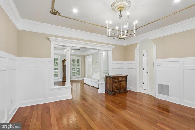 4 BROADACRE DR, Mount Laurel, NJ 08054