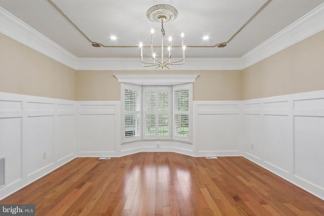 4 BROADACRE DR, Mount Laurel, NJ 08054