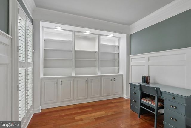 4 BROADACRE DR, Mount Laurel, NJ 08054