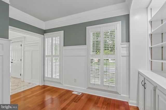 4 BROADACRE DR, Mount Laurel, NJ 08054