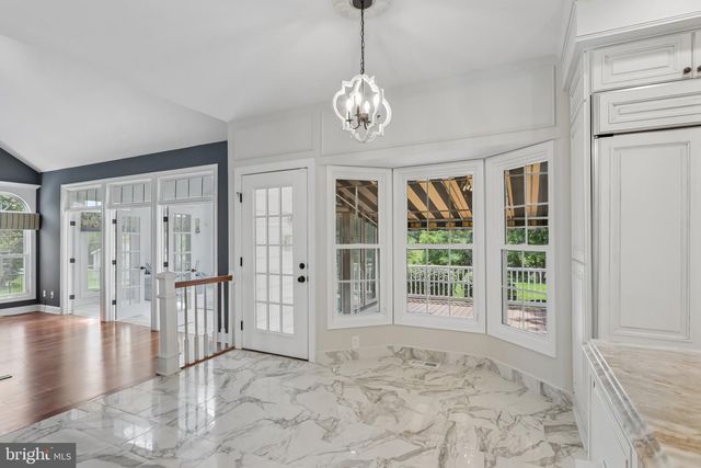 4 BROADACRE DR, Mount Laurel, NJ 08054