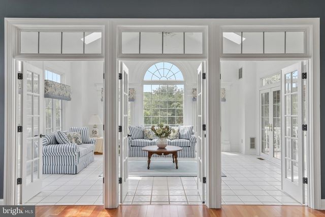 4 BROADACRE DR, Mount Laurel, NJ 08054