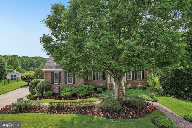 4 BROADACRE DR, Mount Laurel, NJ 08054