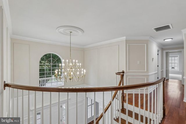 4 BROADACRE DR, Mount Laurel, NJ 08054