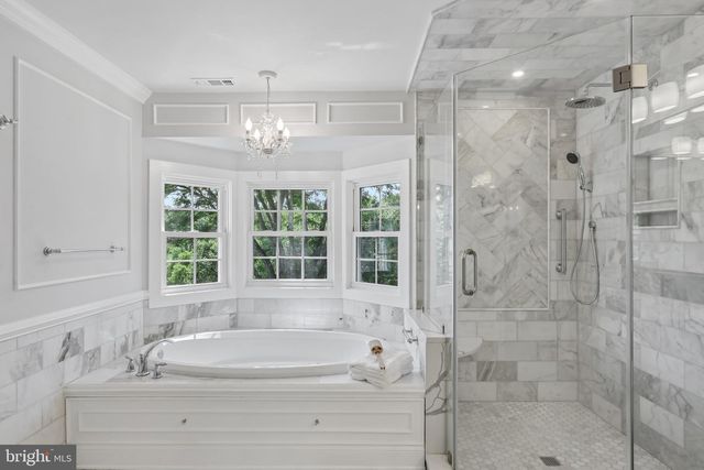 4 BROADACRE DR, Mount Laurel, NJ 08054