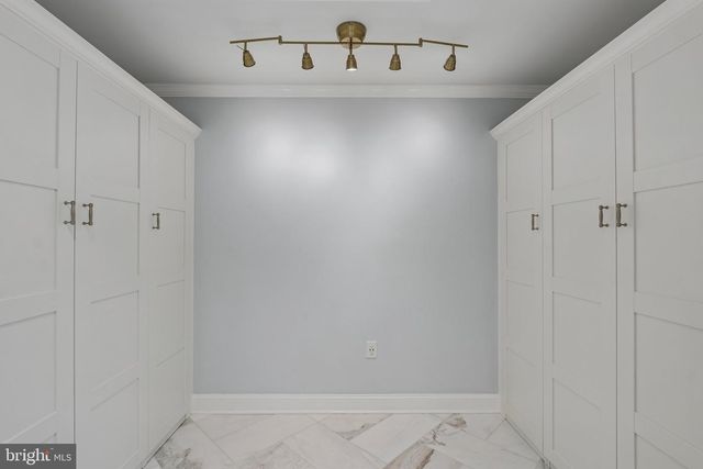 4 BROADACRE DR, Mount Laurel, NJ 08054