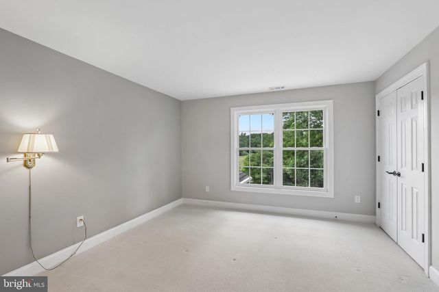 4 BROADACRE DR, Mount Laurel, NJ 08054