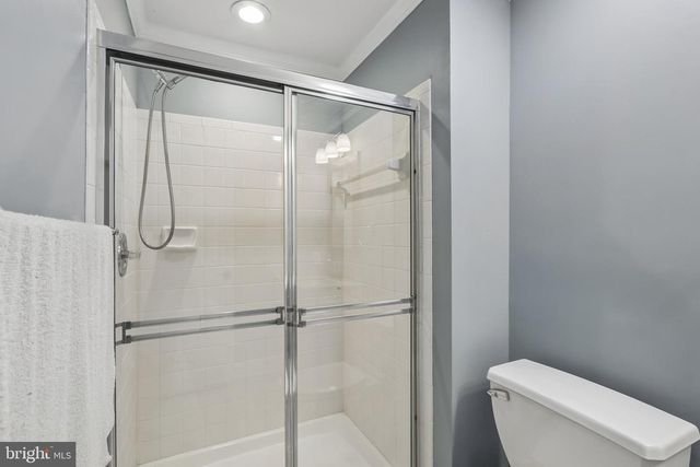4 BROADACRE DR, Mount Laurel, NJ 08054