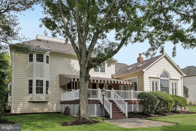 4 BROADACRE DR, Mount Laurel, NJ 08054