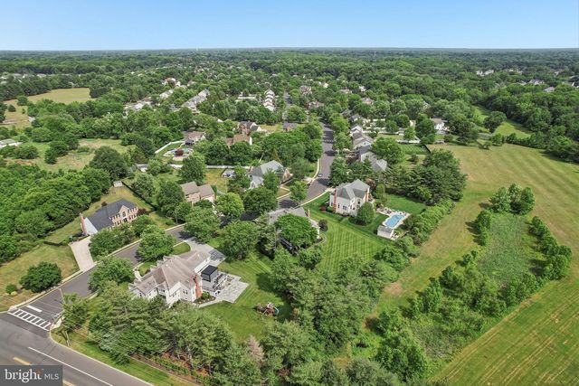 4 BROADACRE DR, Mount Laurel, NJ 08054