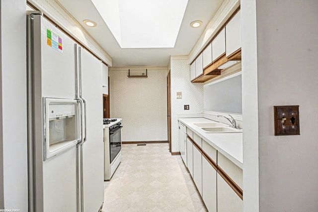 14713 Bristol Court, Shelby Twp, MI 48315