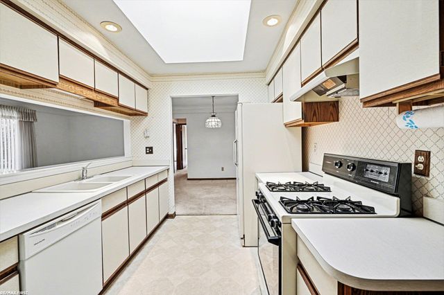 14713 Bristol Court, Shelby Twp, MI 48315