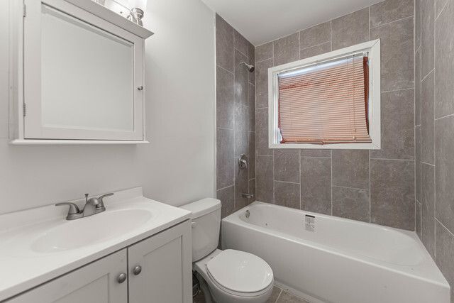 172 W 158th Street, Harvey, IL 60426