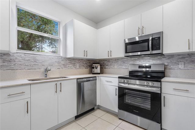 2781 NW 55th Way, Lauderhill, FL 33313