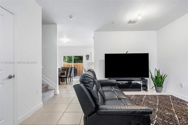 2781 NW 55th Way, Lauderhill, FL 33313