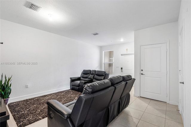 2781 NW 55th Way, Lauderhill, FL 33313