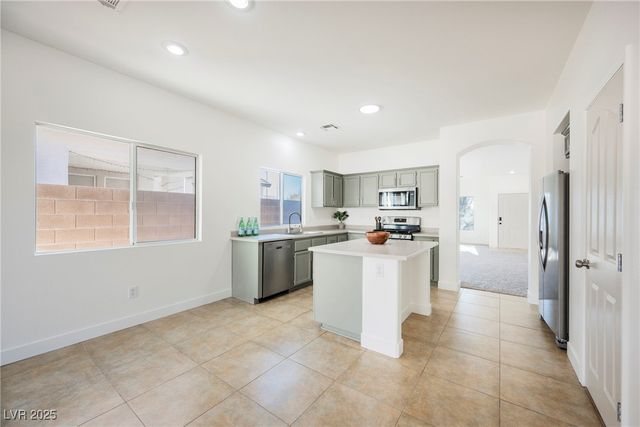 1020 Oceanwood Avenue, North Las Vegas, NV 89086
