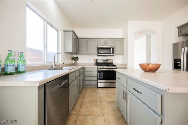 1020 Oceanwood Avenue, North Las Vegas, NV 89086