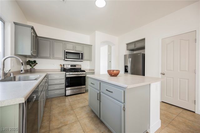 1020 Oceanwood Avenue, North Las Vegas, NV 89086